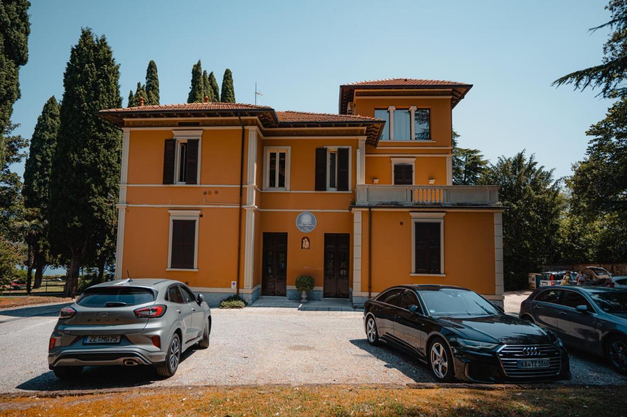 Villa Mimosa Au Lac - Estella Hotels Italia トスコラーノ・マデルノ エクステリア 写真