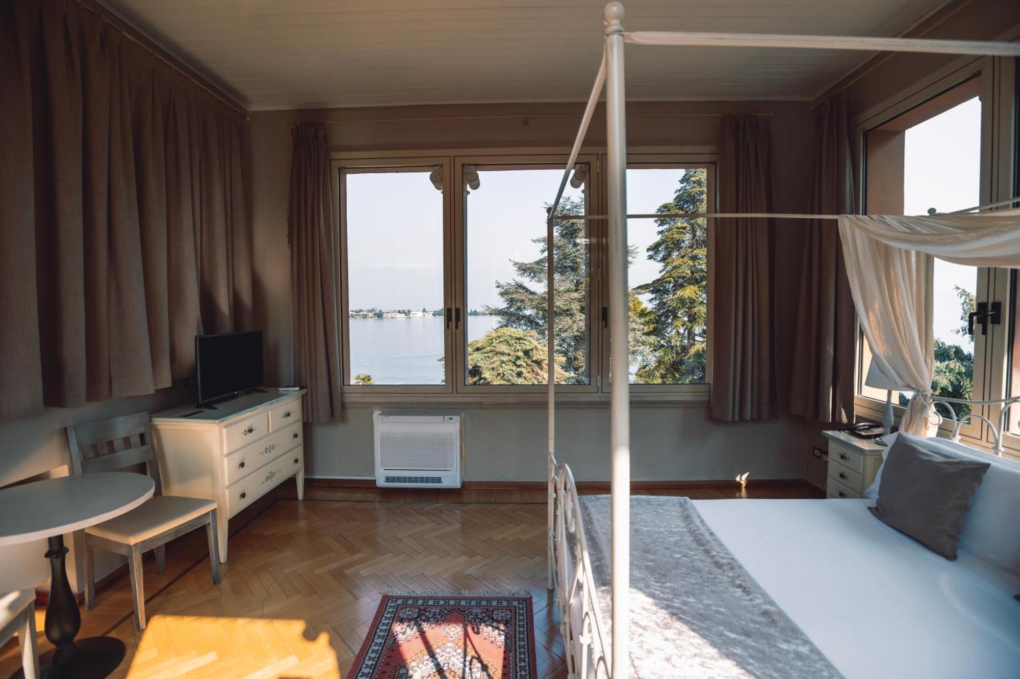 Villa Mimosa Au Lac - Estella Hotels Italia トスコラーノ・マデルノ エクステリア 写真